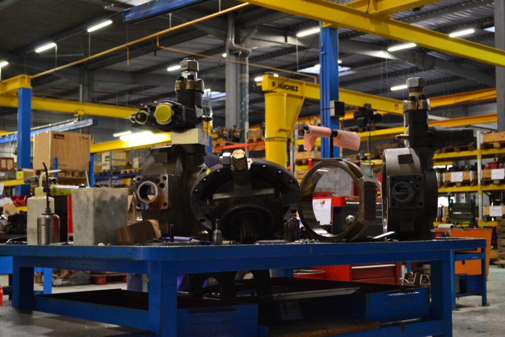 pompes, moteurs en réparation